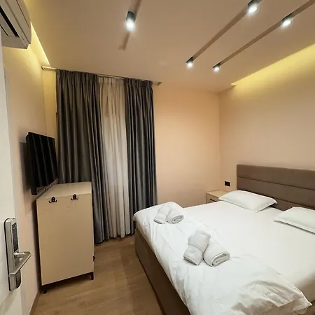 Hotel Djakbe *